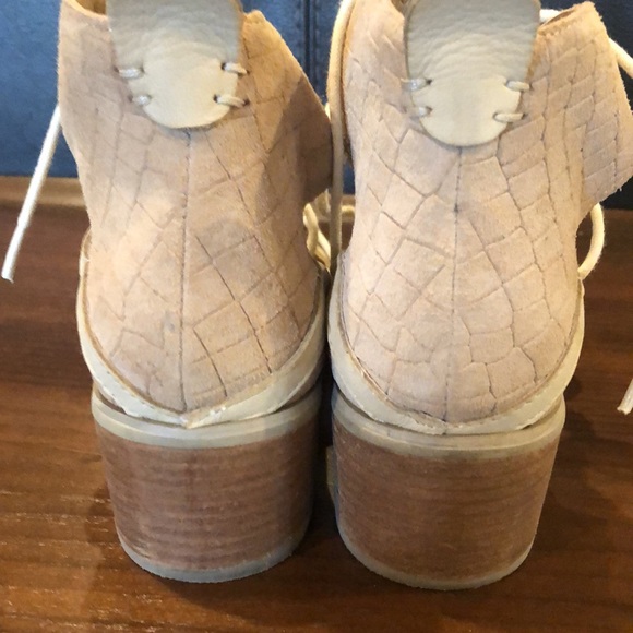 Von Dutch tighten up sandals size 7m - Picture 5 of 5